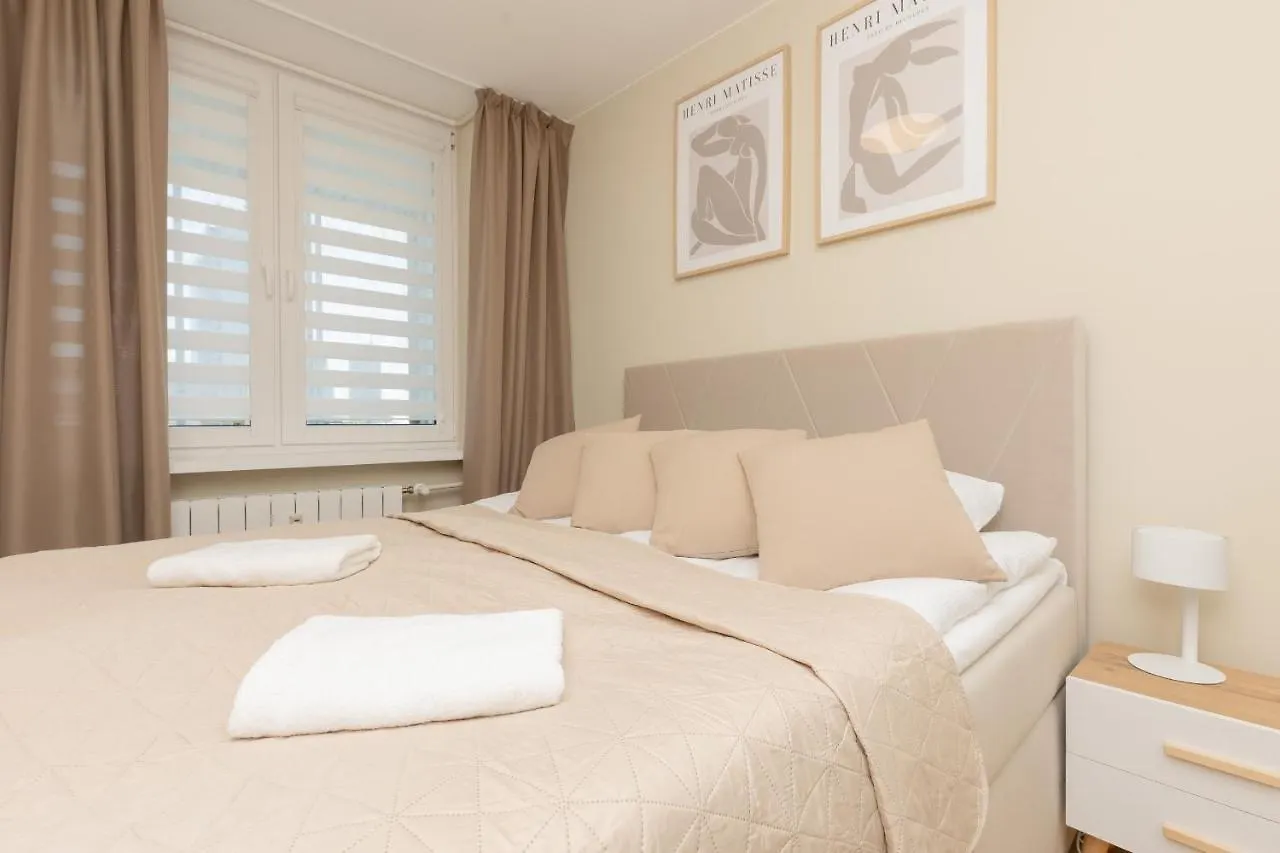 Stunning Apartment Srebrna With Warsaw City View By Noclegi Renters