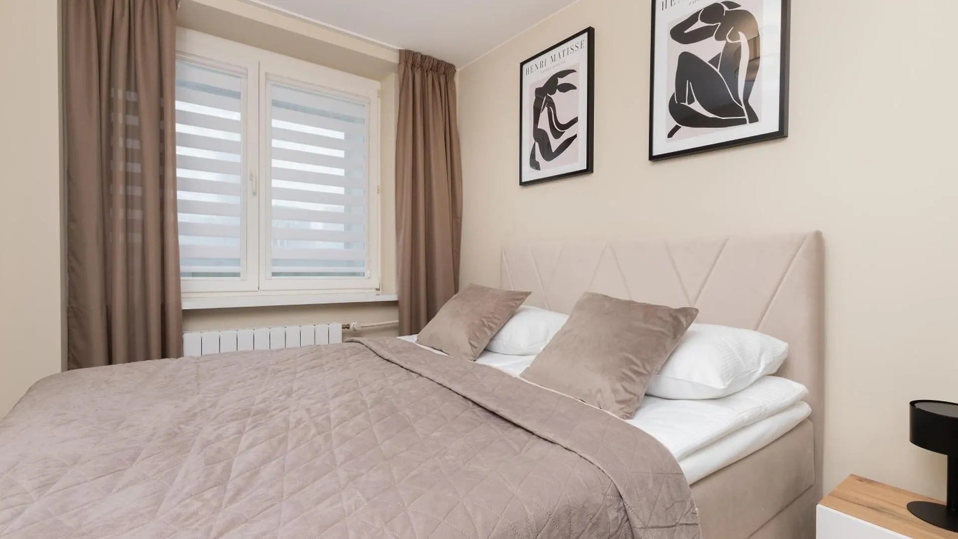 Stunning Apartment Srebrna With Warsaw City View By Noclegi Renters